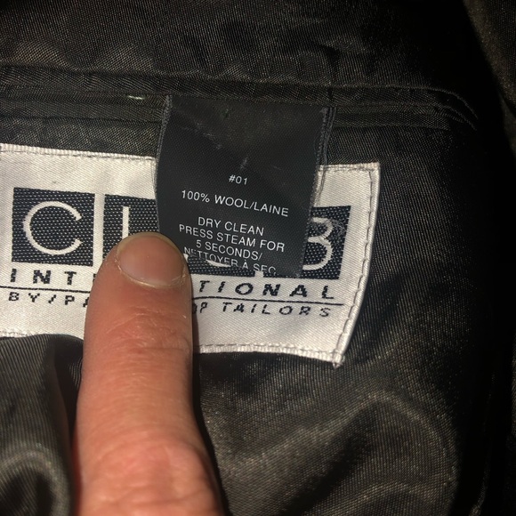 **100% Wool Canadian-Made Blazer - Club International by Tip Top Tailors** - Picture 4 of 5